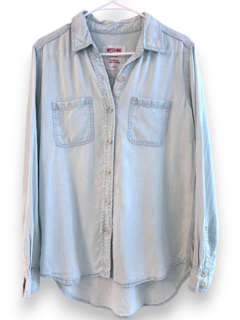 Mossimo Light Wash Blue Denim Boyfriend Fit Chambray Button Down Shirt Small